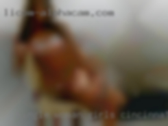 Single woman girls Cincinnati looking for discreet fun.